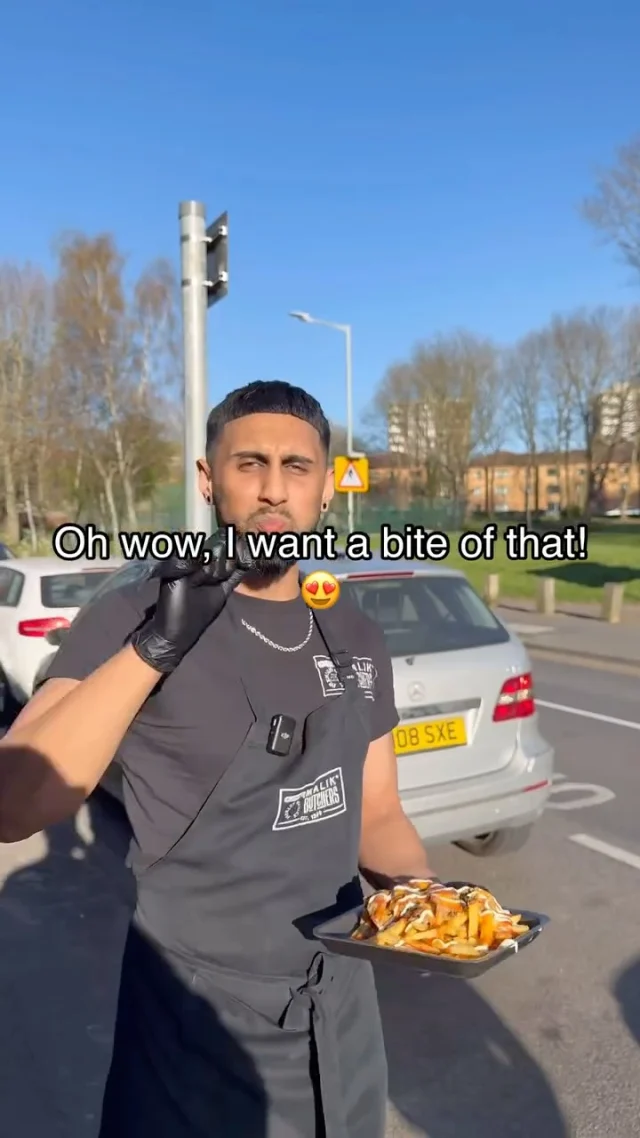@wahab.malik tells us the best way to try our famous shredded lamb…

🔗 www.malikbutchers.com 
📍64 Dunstall Road, Wolverhampton, WV60NJ

#malikbutchers #halalbutchers #halalmeat #deli #sausages #butchers #explore